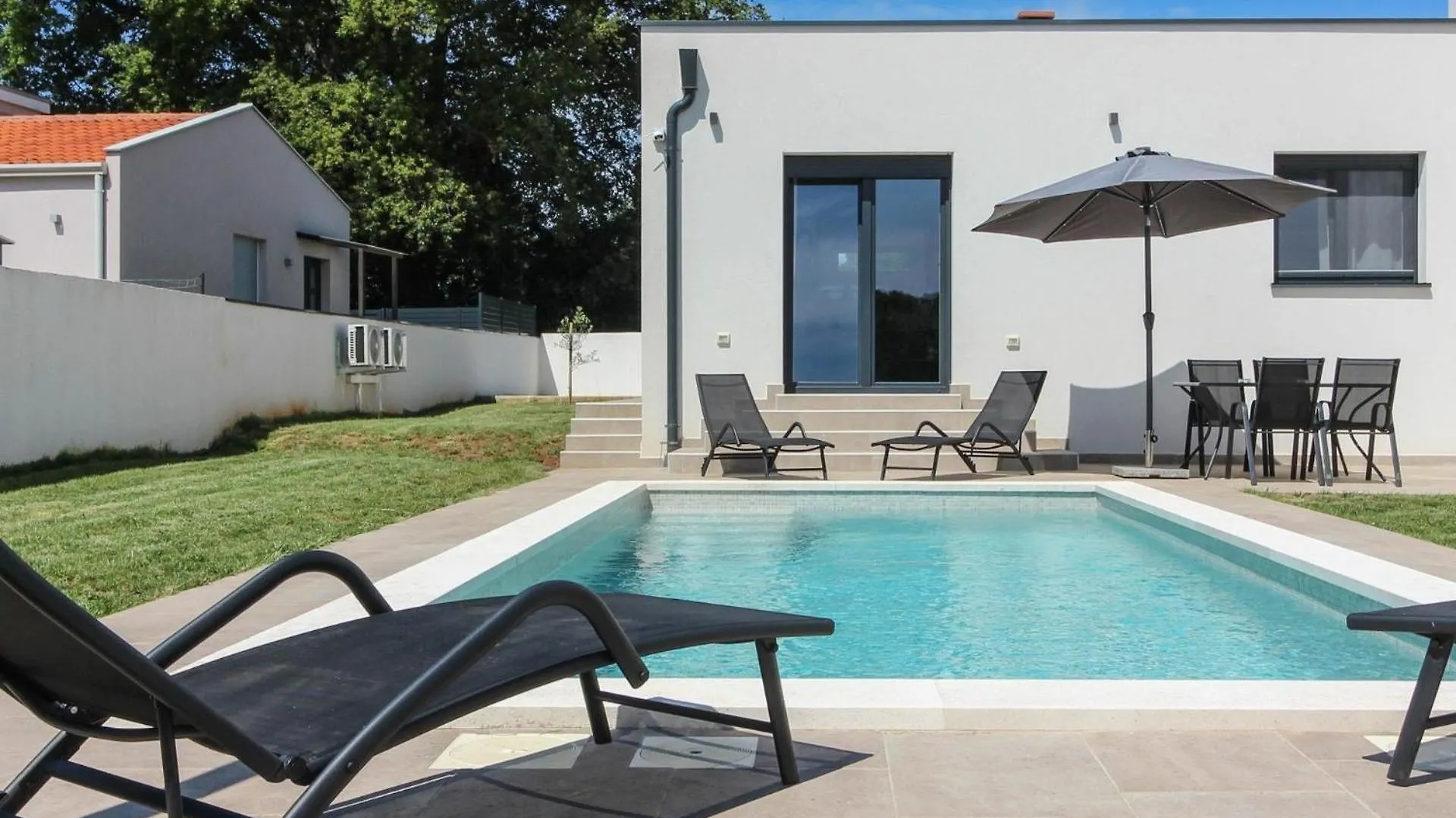 Ferienhaus Mit Privatpool Fuer 4 Personen Ca 60 Qm In Sisan, Istrien Suedkueste Von Istrien Sisan